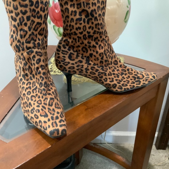 Rampage Leopard Pull On Tracy Pointed Toe Knee High Vintage Boots Size 8 - Picture 3 of 9